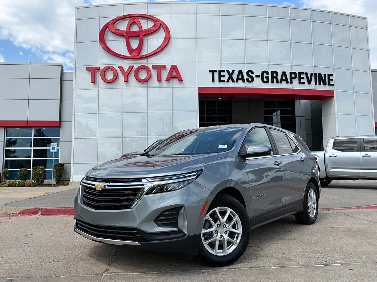 Used 2023 Chevrolet Equinox LT with VIN 3GNAXKEG8PS180081 for sale in Grapevine, TX