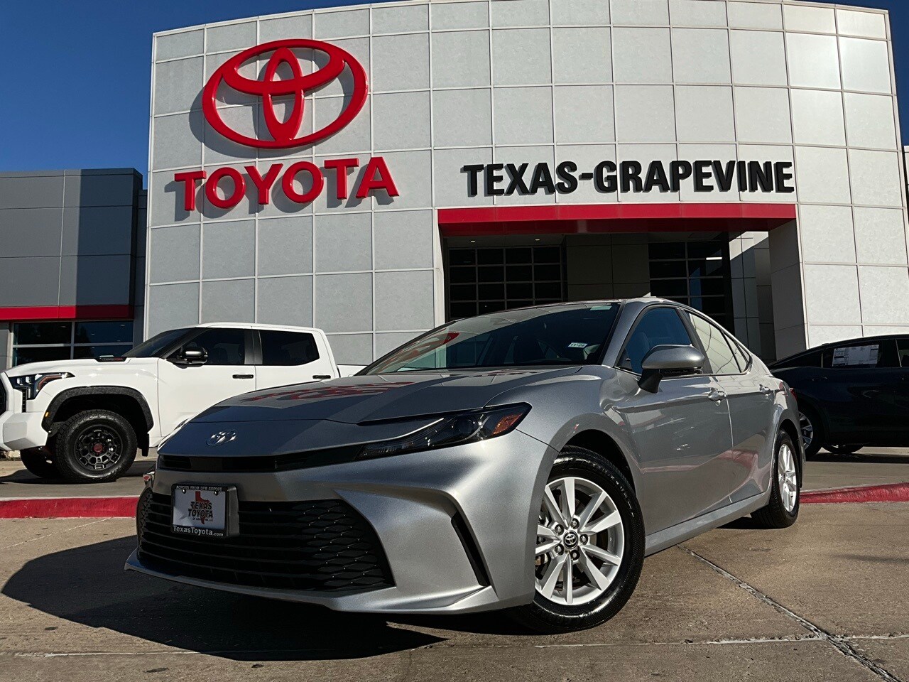 2025 Toyota Camry LE photo 2