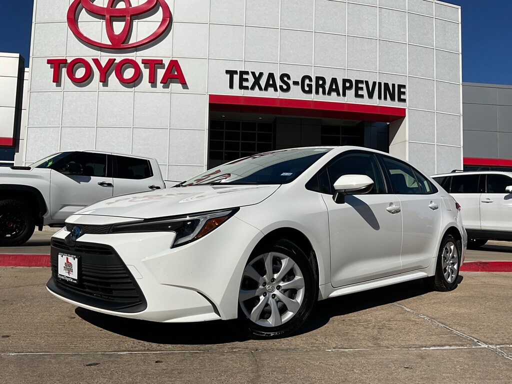 Used 2025 Toyota Corolla Hybrid LE Sedan