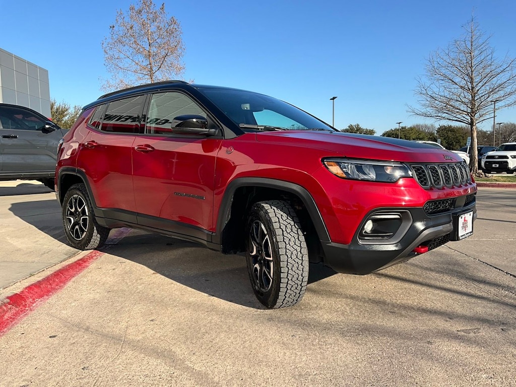 Used 2025 Jeep Compass Trailhawk SUV