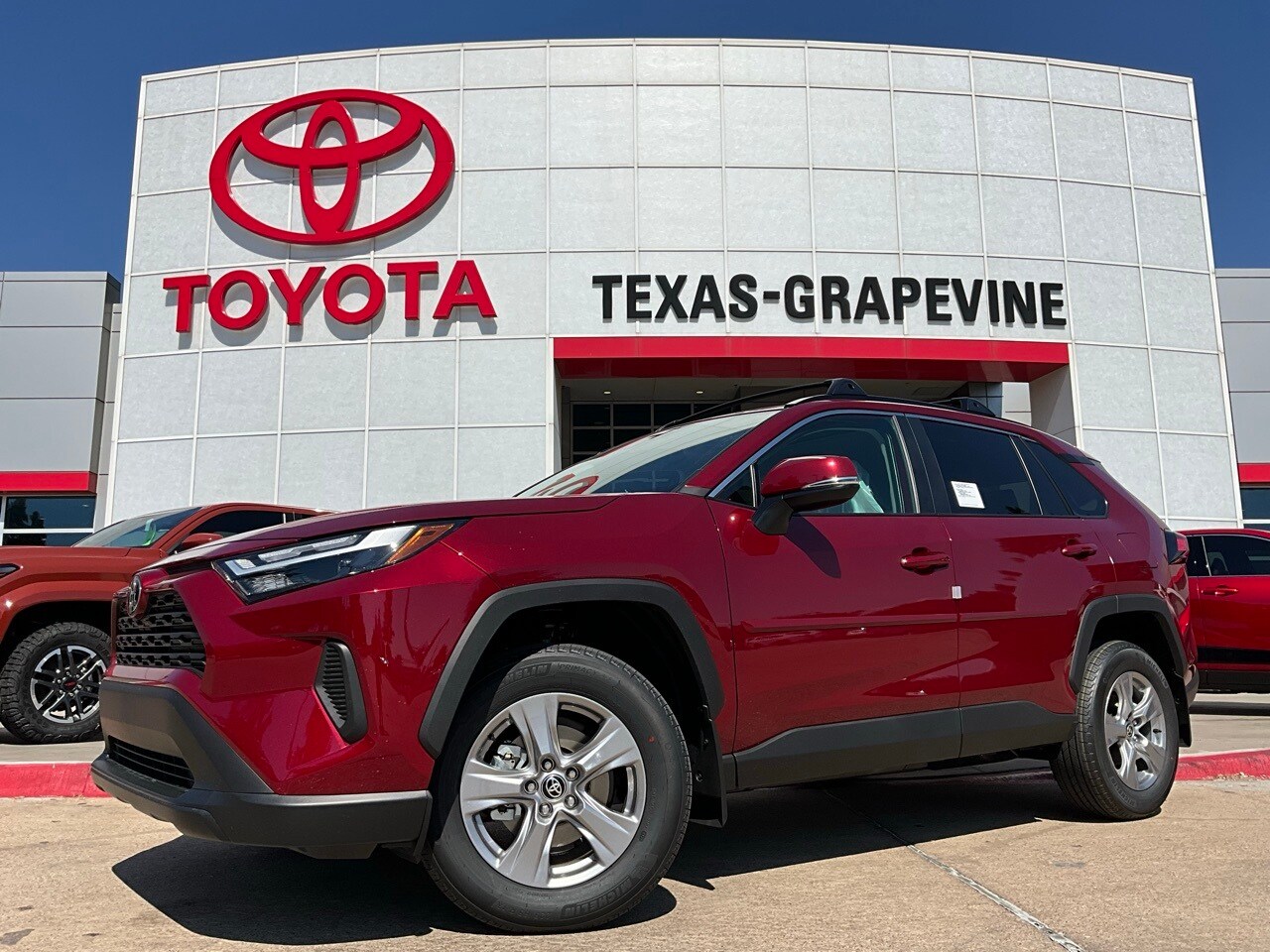 2025 Toyota RAV4 XLE photo 2