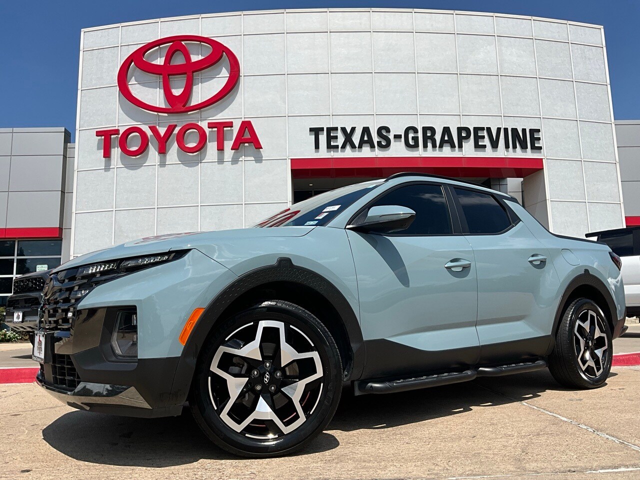 2022 Hyundai Santa Cruz Limited photo 2