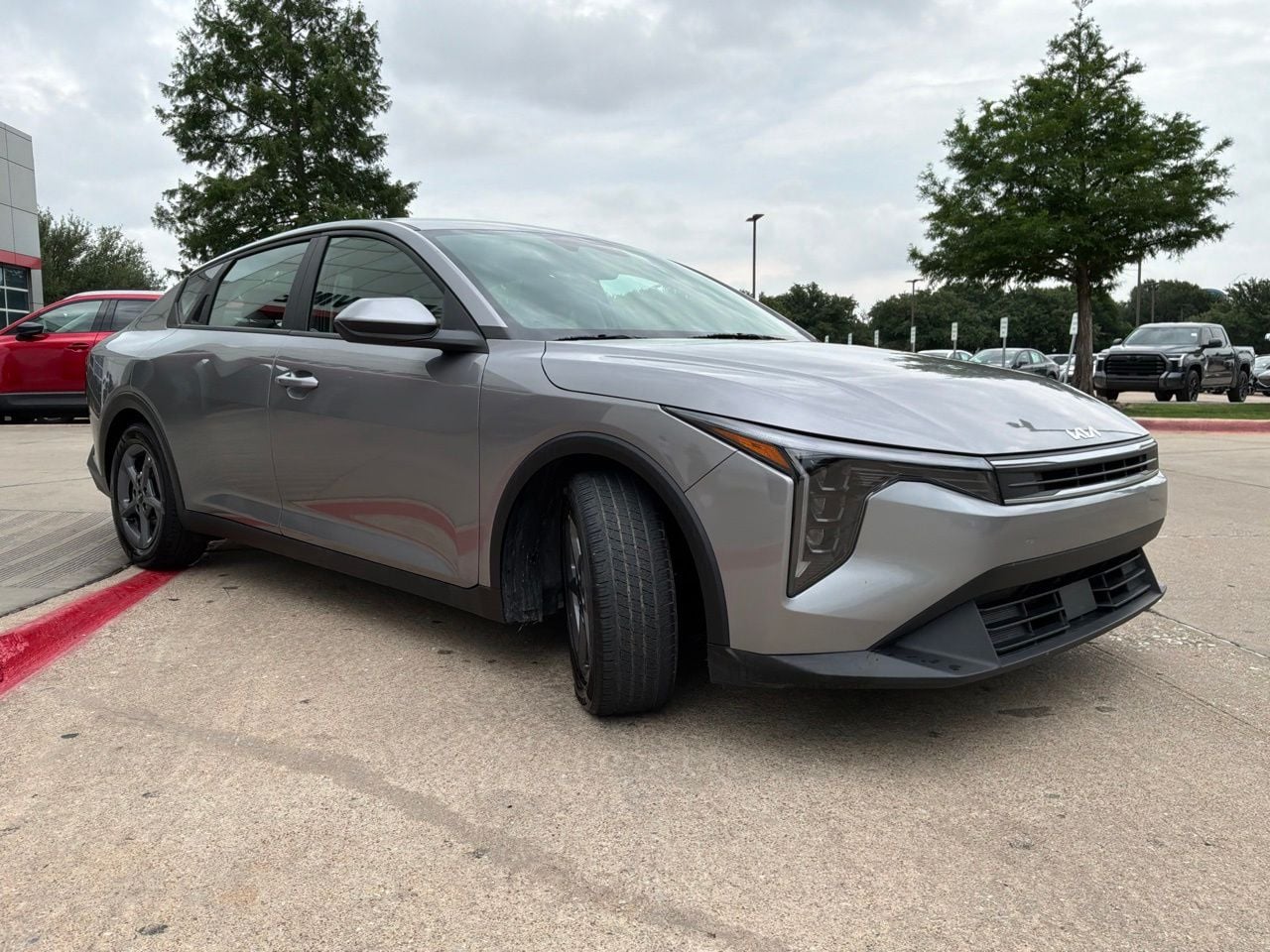 View vehicle photo 4