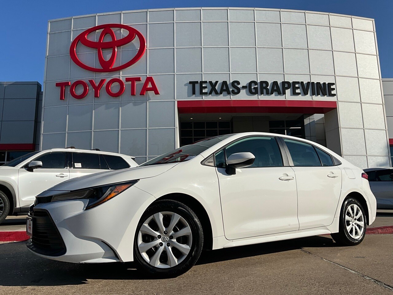 2024 Toyota Corolla LE photo 2