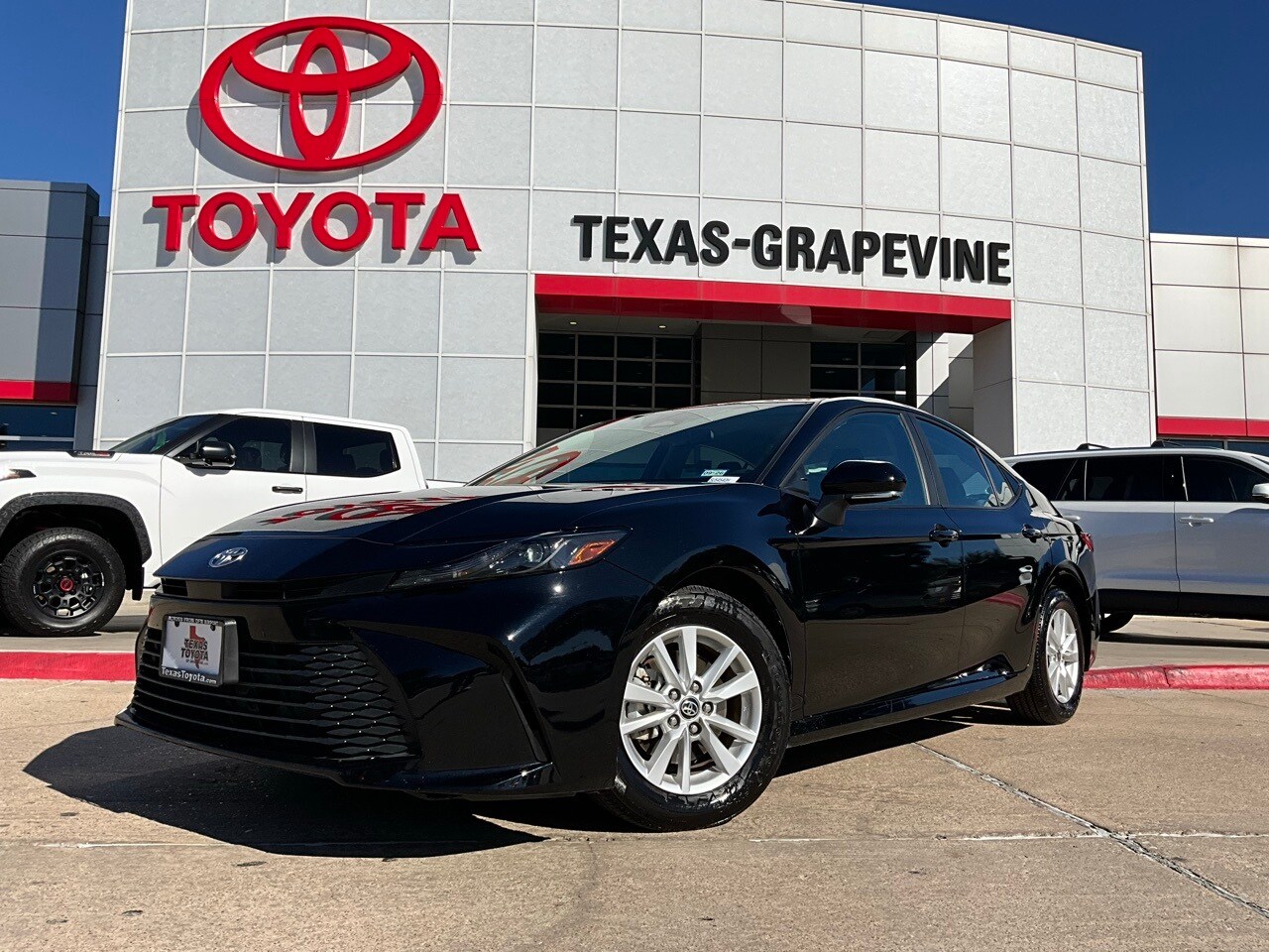 2025 Toyota Camry LE photo 2