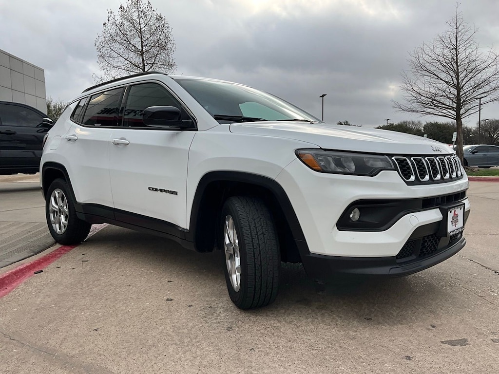 Used 2025 Jeep Compass Latitude SUV