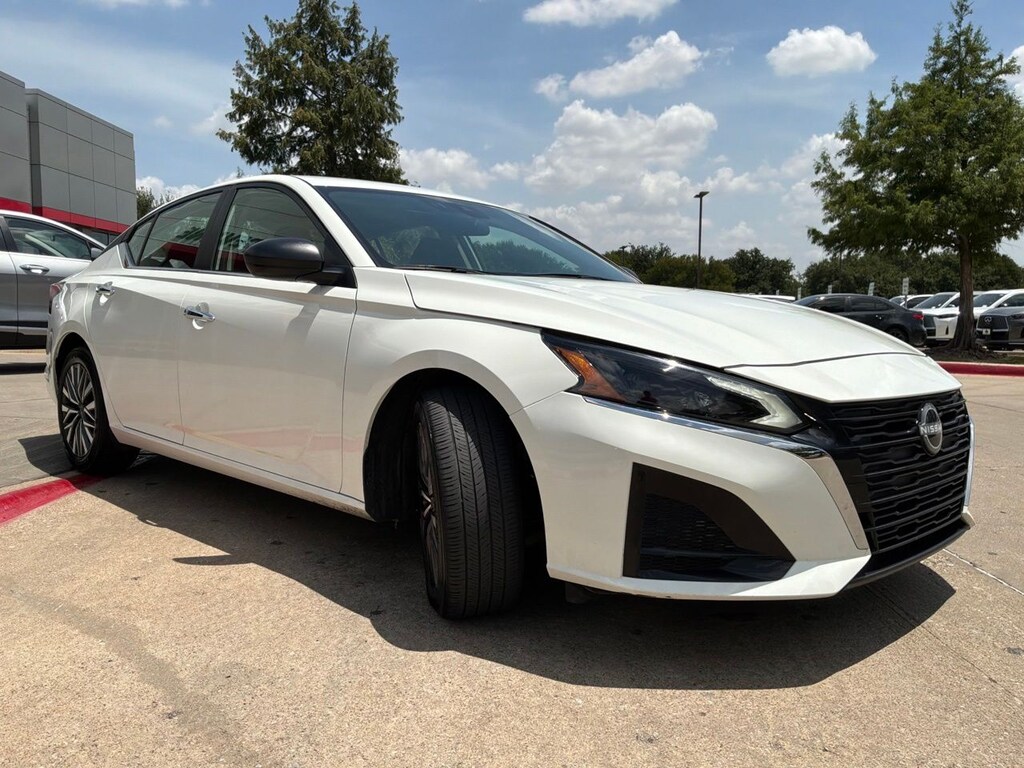 Used 2025 Nissan