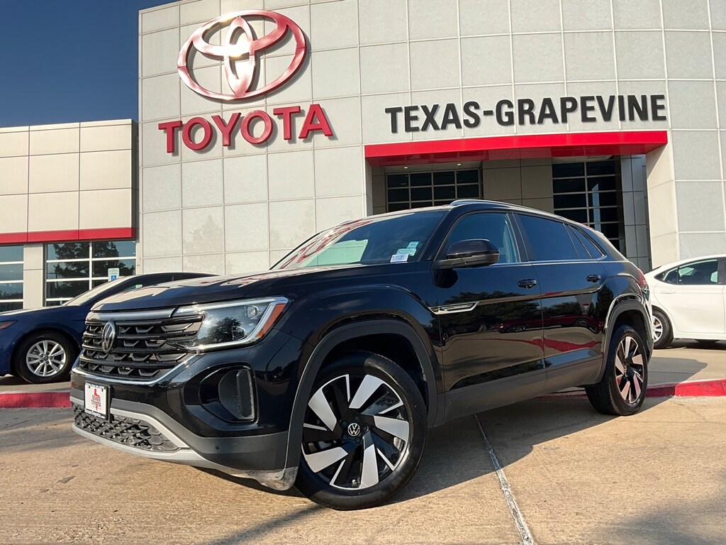 Used 2025 Volkswagen Atlas Cross Sport 2.0T SE w/Technology SUV