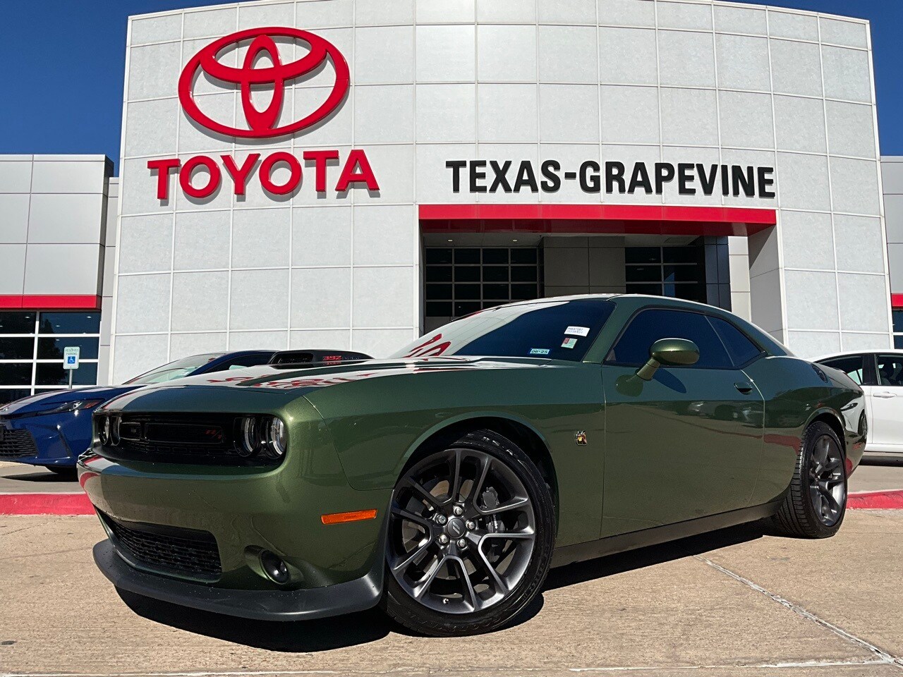 2023 Dodge Challenger R/T Scat Pack photo 2