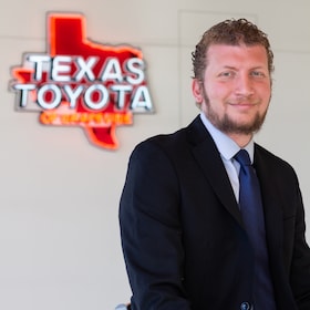 Staff member Adam Sadek from ID_d4248b190149