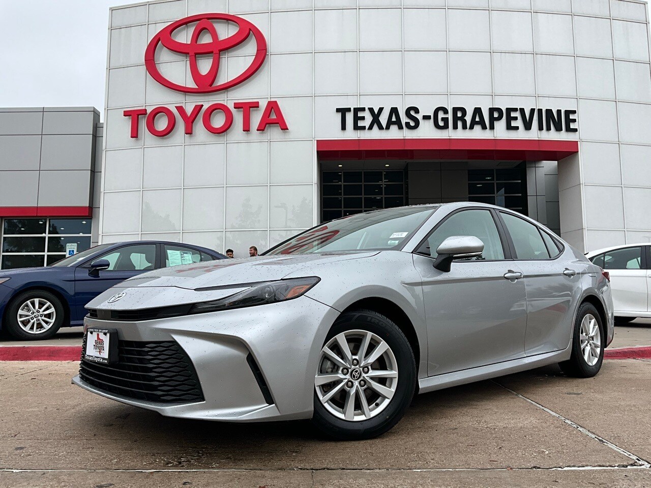 2025 Toyota Camry LE photo 2