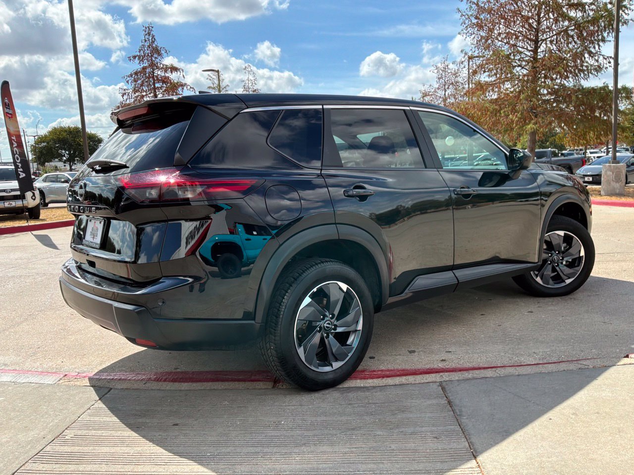 2025 Nissan Rogue SV - Photo 6