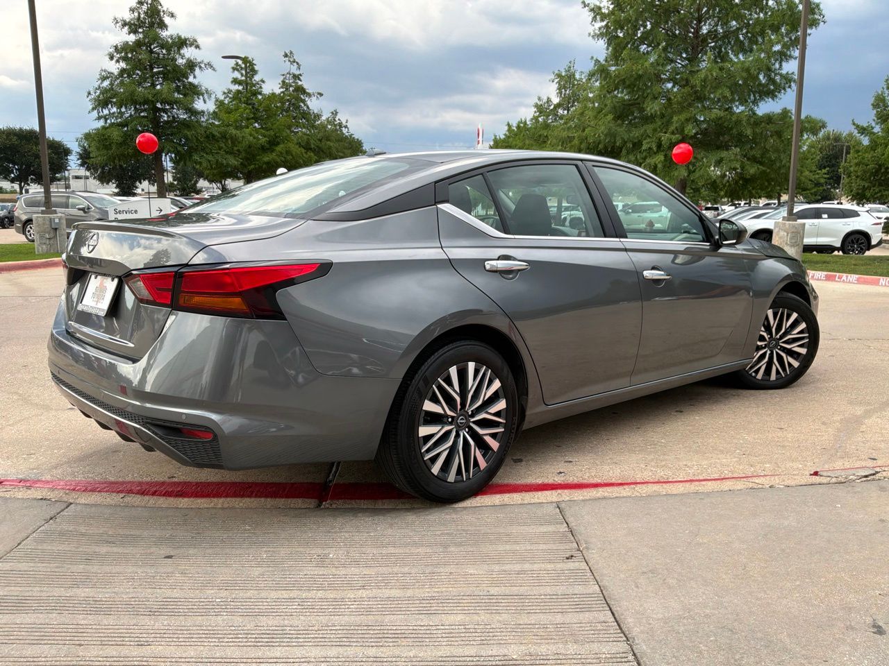 View vehicle photo 6