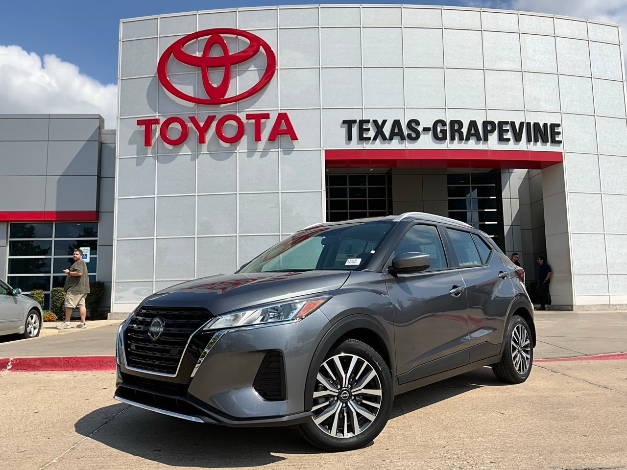 Used 2023 Nissan Kicks SV with VIN 3N1CP5CV8PL509153 for sale in Grapevine, TX