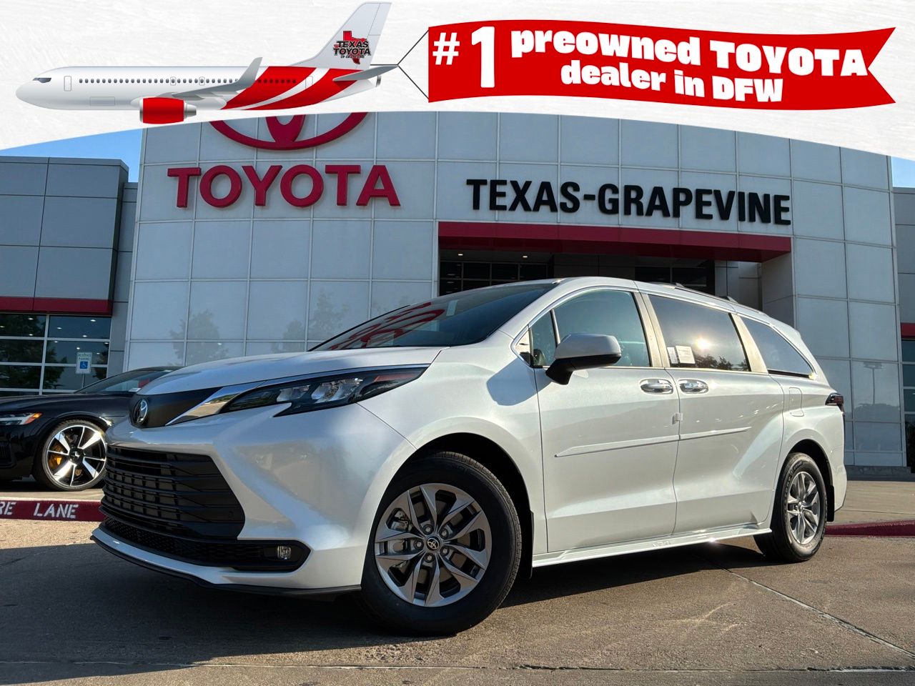2026 Toyota Sienna XLE 8-Passenger Hybrid FWD's photo