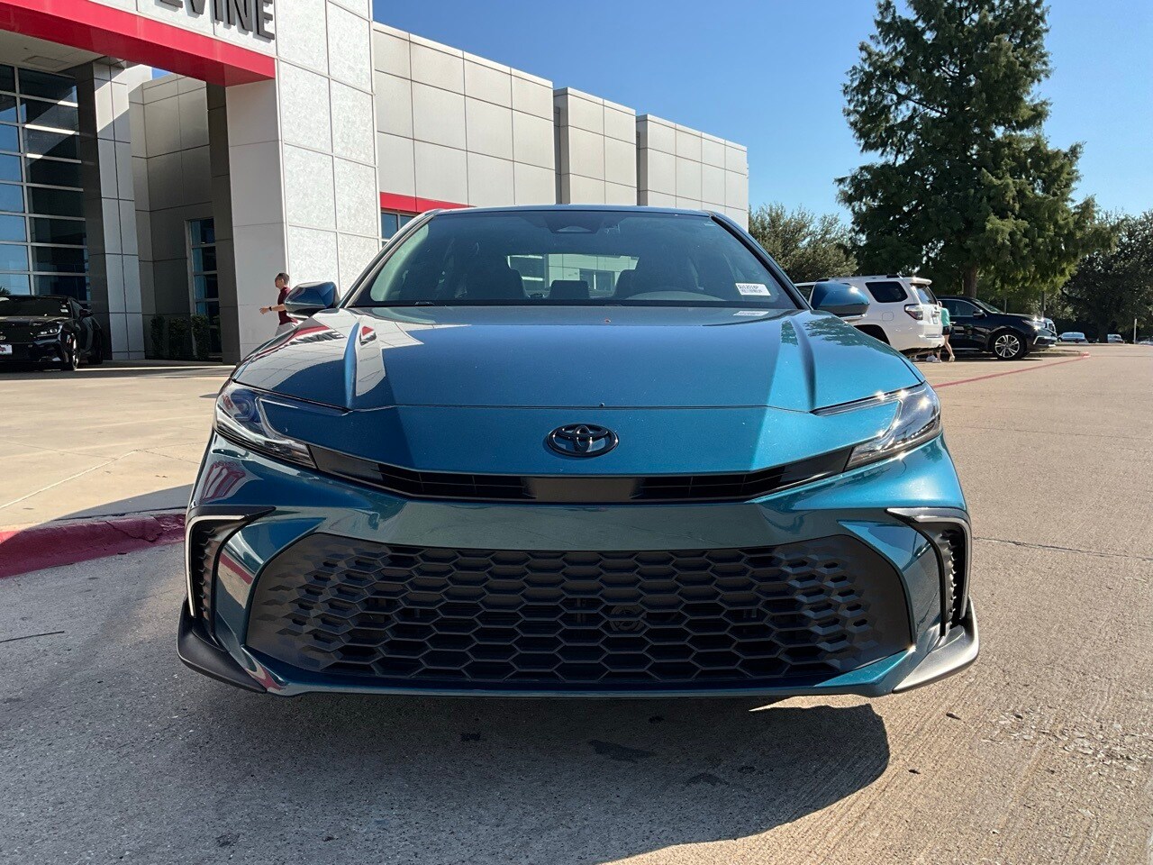 2025 Toyota Camry SE photo 3