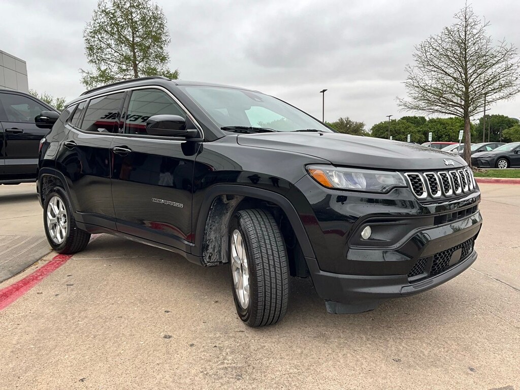 Used 2025 Jeep Compass Latitude SUV