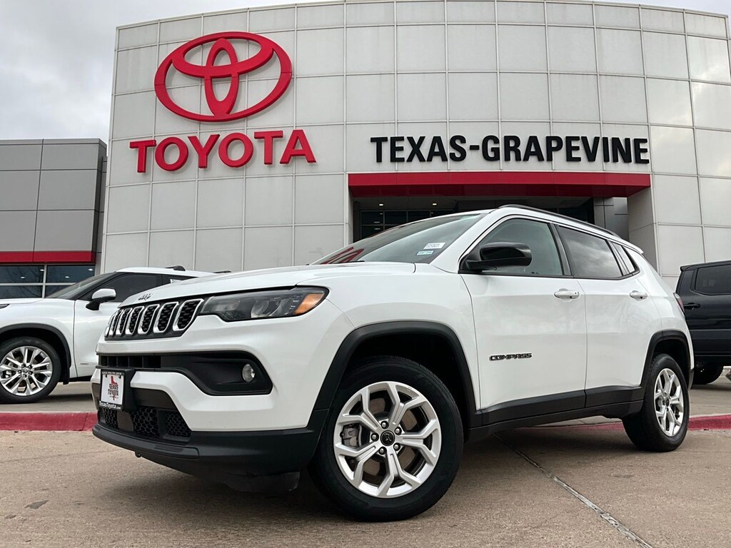 Used 2025 Jeep Compass Latitude SUV
