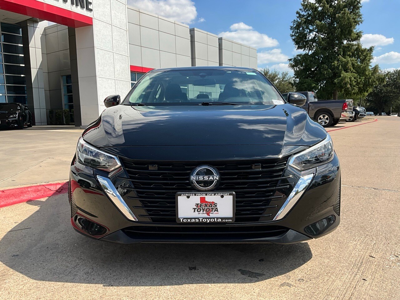 2024 Nissan Sentra SV photo 3