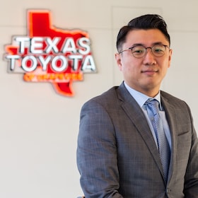 Staff member Curtis Cho from ID_306022bfacc9
