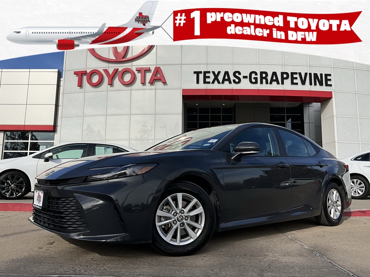 2025 Toyota Camry LE's photo