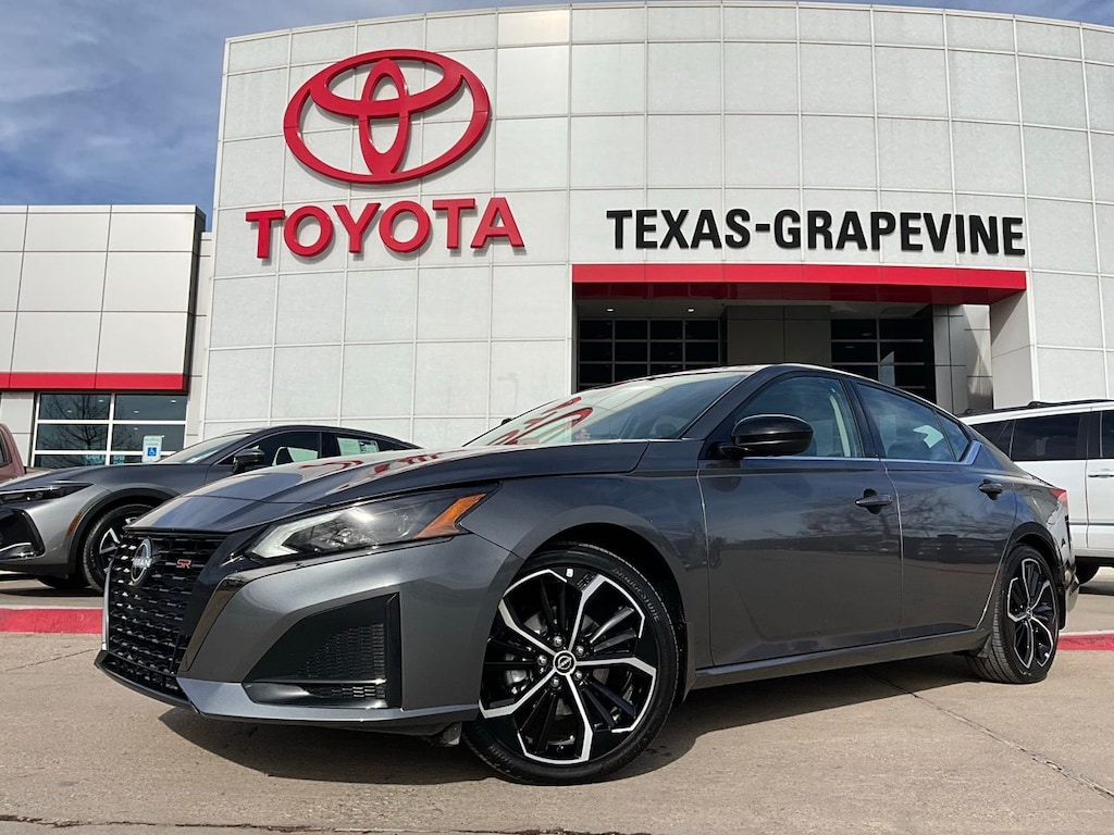 Used 2025 Nissan Altima 2.5 SR Sedan