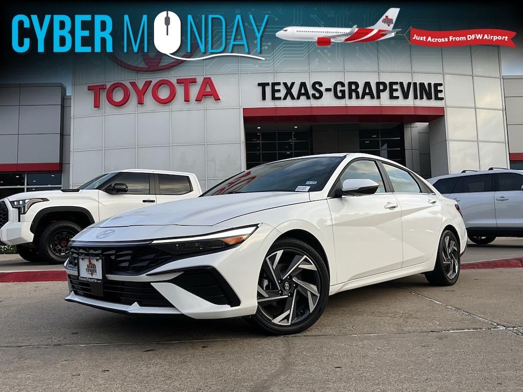 Used 2025 Hyundai Elantra Hybrid Limited Sedan