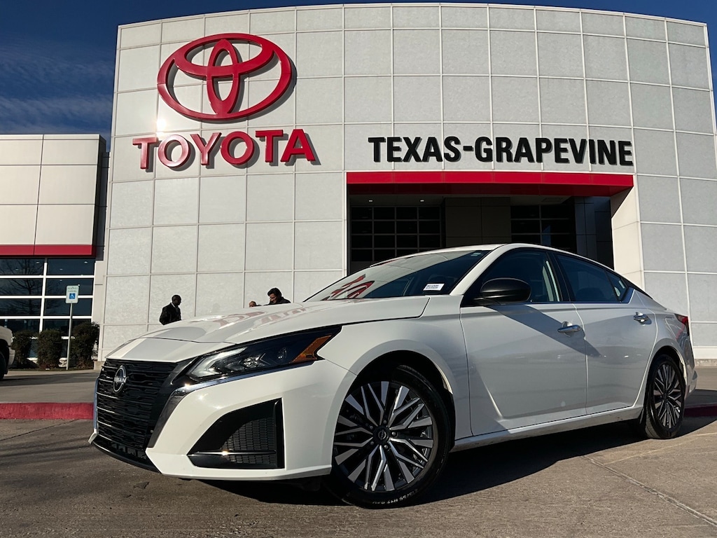 Used 2025 Nissan Altima 2.5 SV Sedan