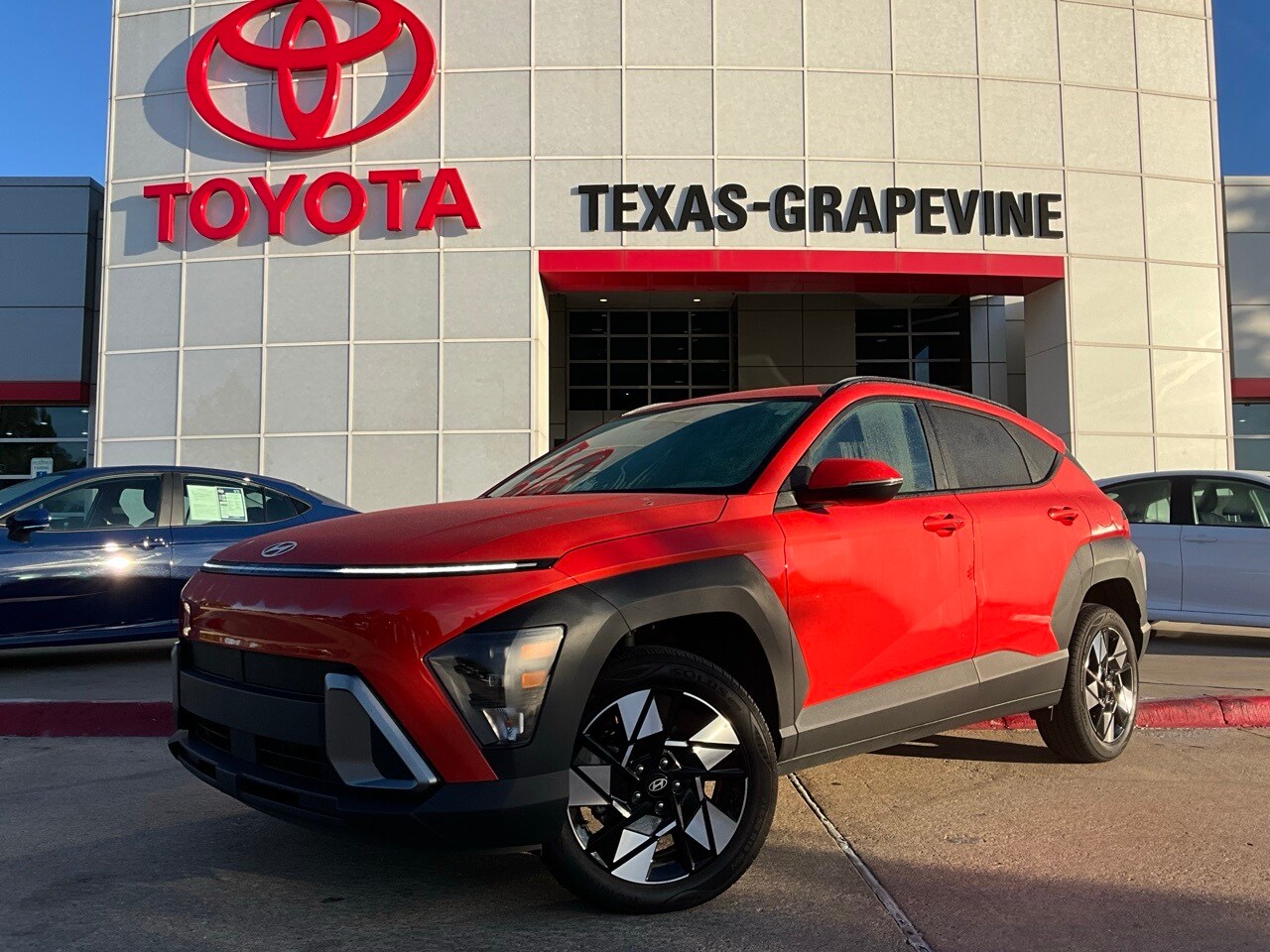 2025 Hyundai Kona SEL photo 2