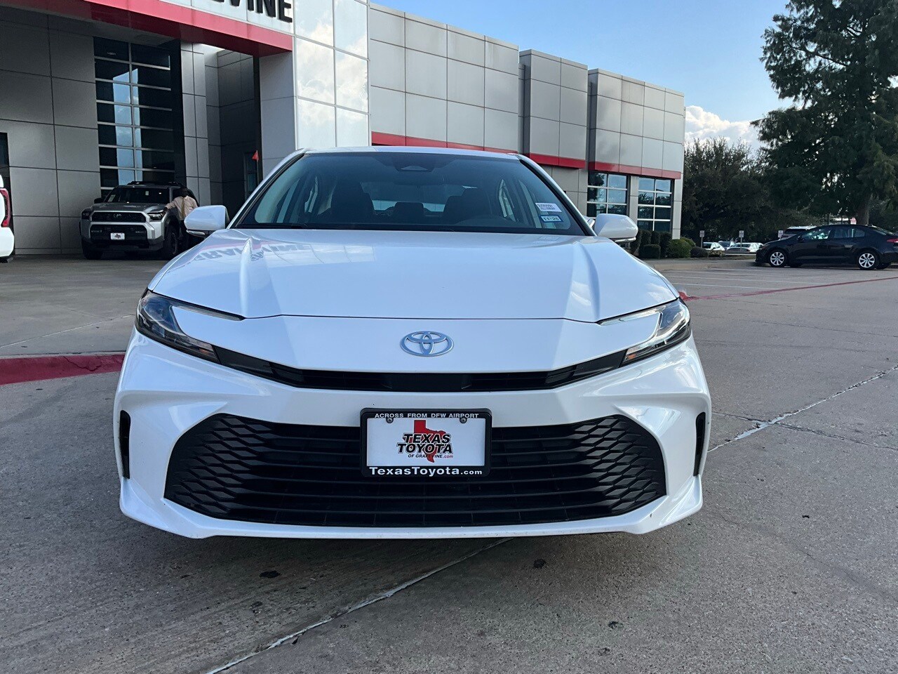 2025 Toyota Camry LE photo 3