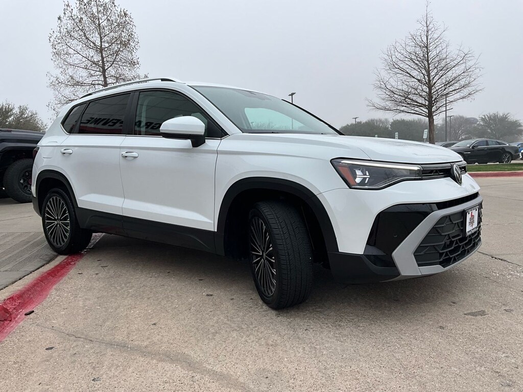 Used 2025 Volkswagen Taos 1.5T SE SUV