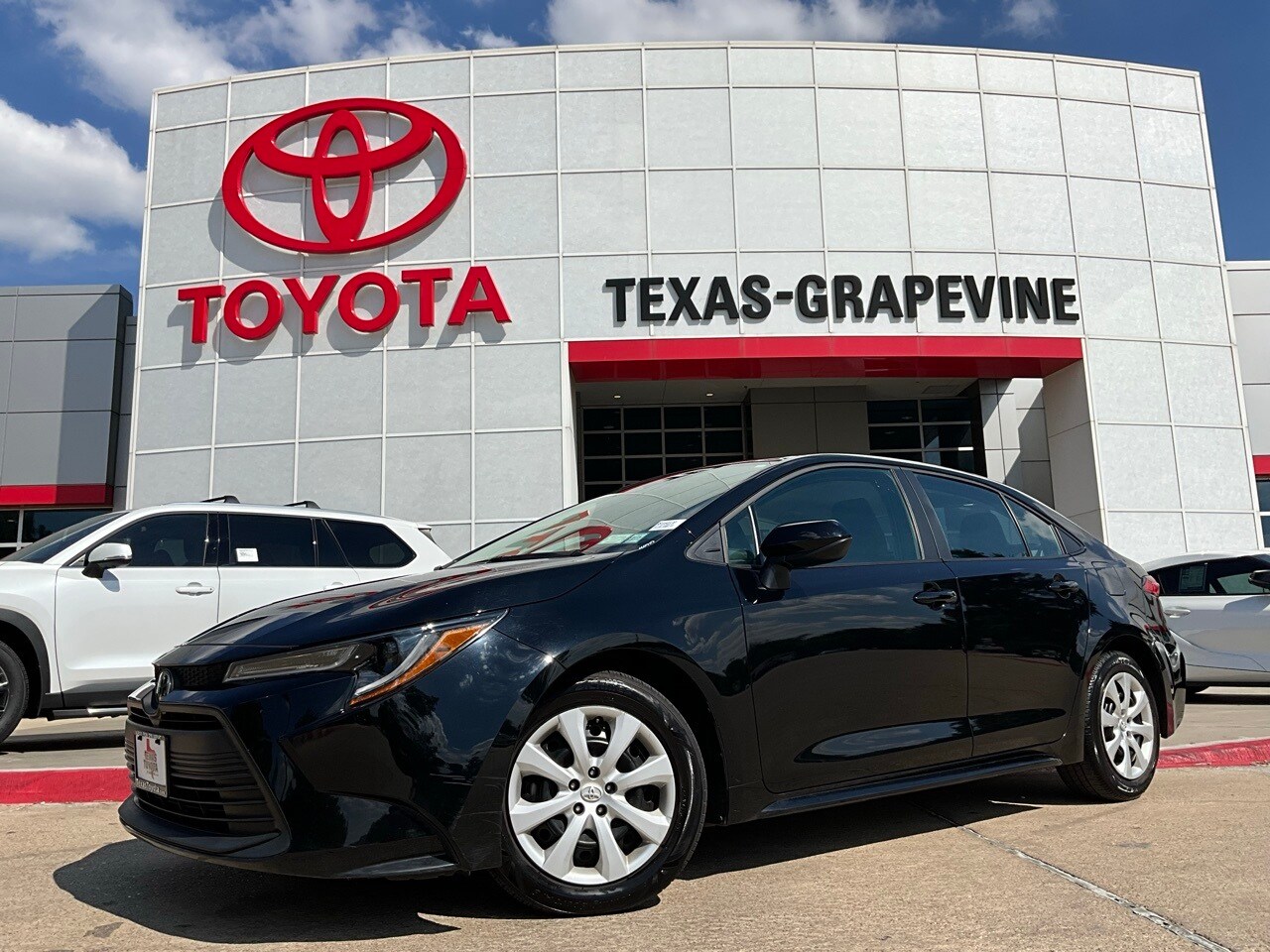2024 Toyota Corolla LE photo 2