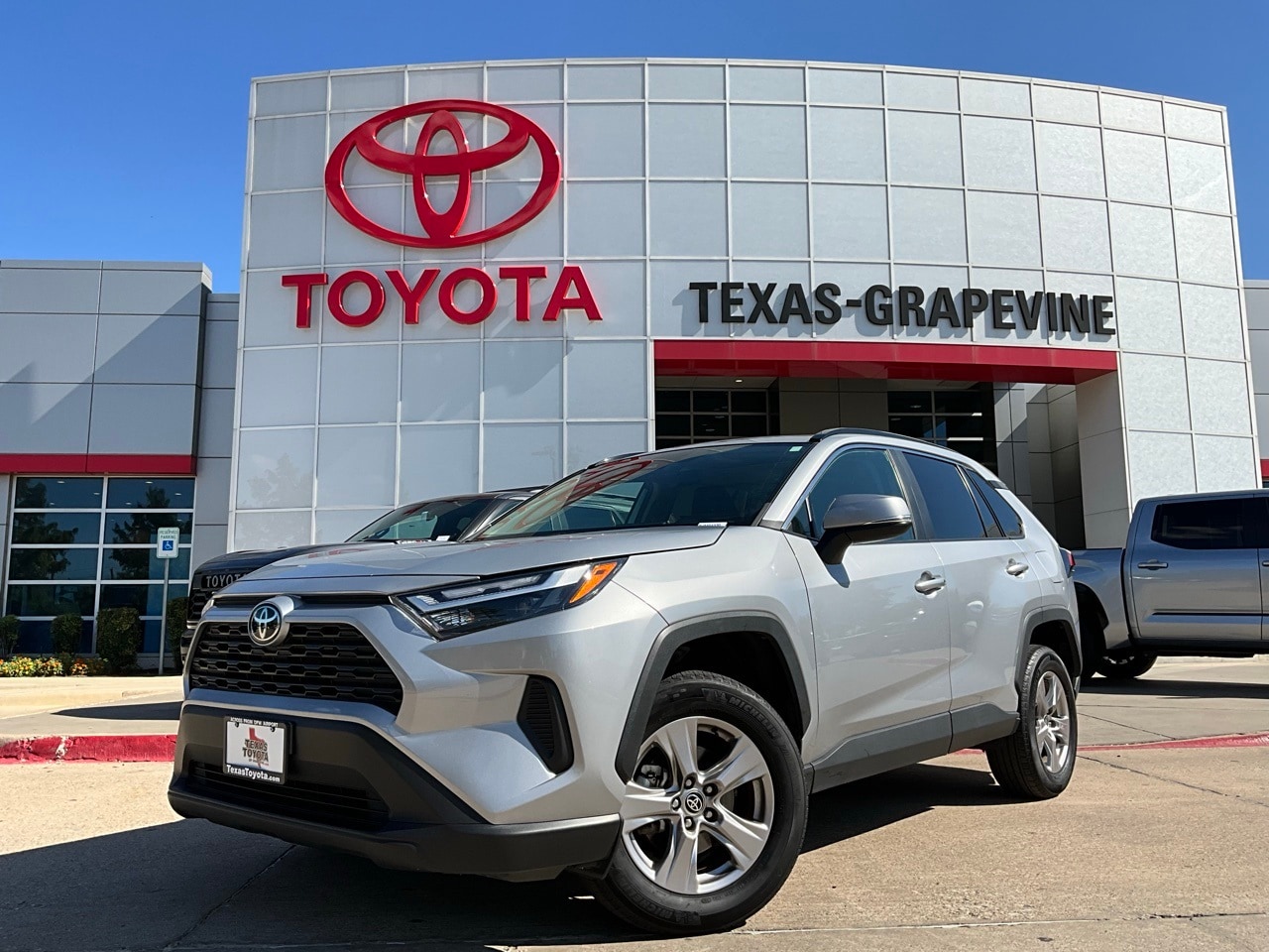 Used 2023 Toyota RAV4 XLE with VIN 2T3W1RFV1PW249427 for sale in Grapevine, TX