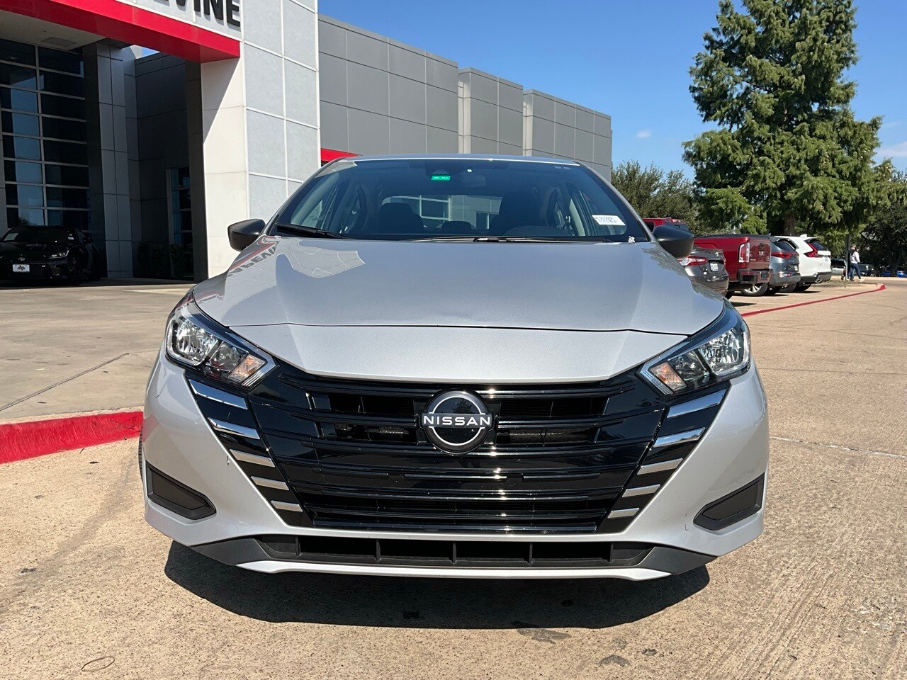 2024 Nissan Versa 1.6 S photo 3