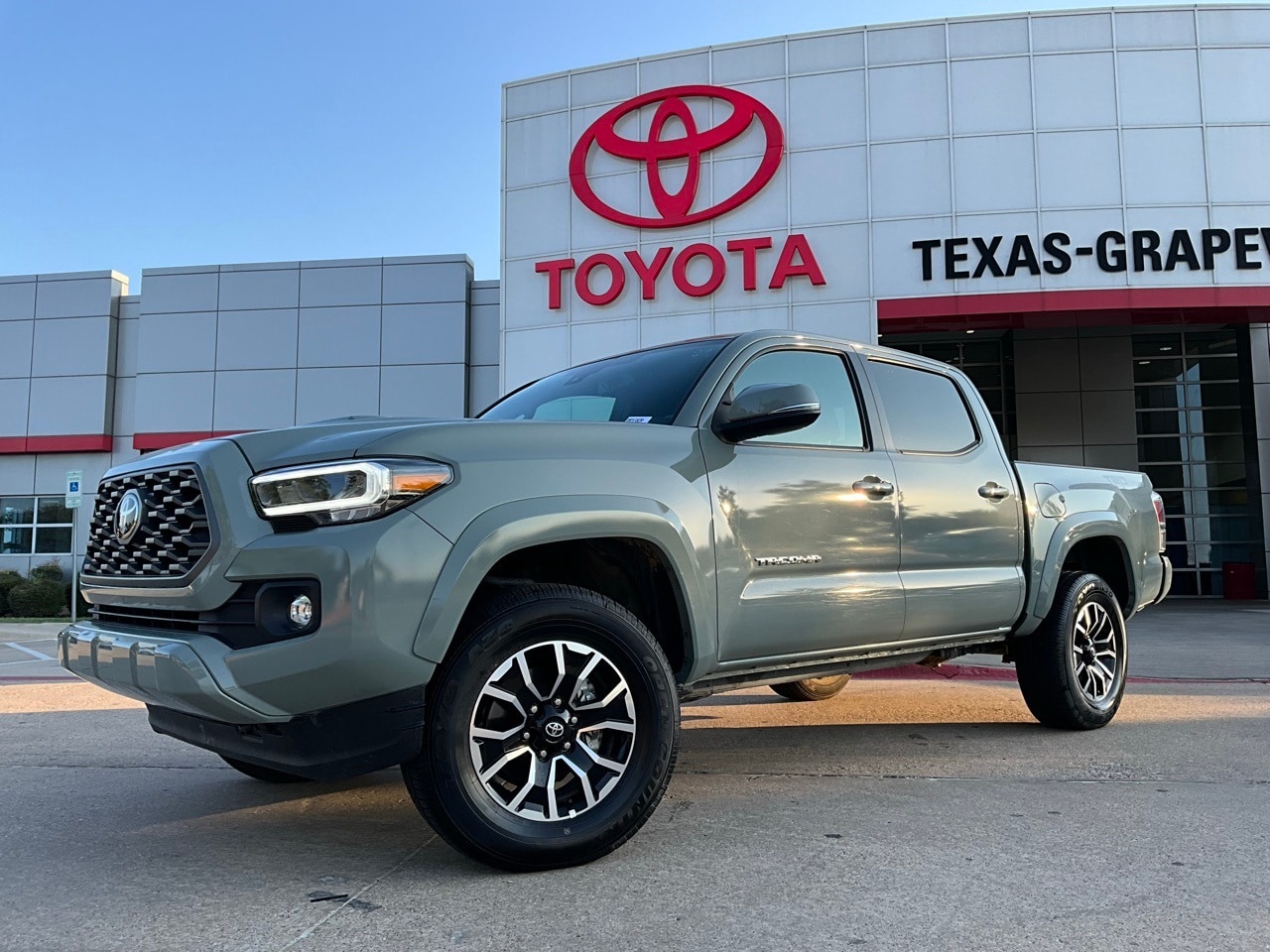 Used 2023 Toyota Tacoma TRD Sport with VIN 3TMAZ5CN7PM213825 for sale in Grapevine, TX