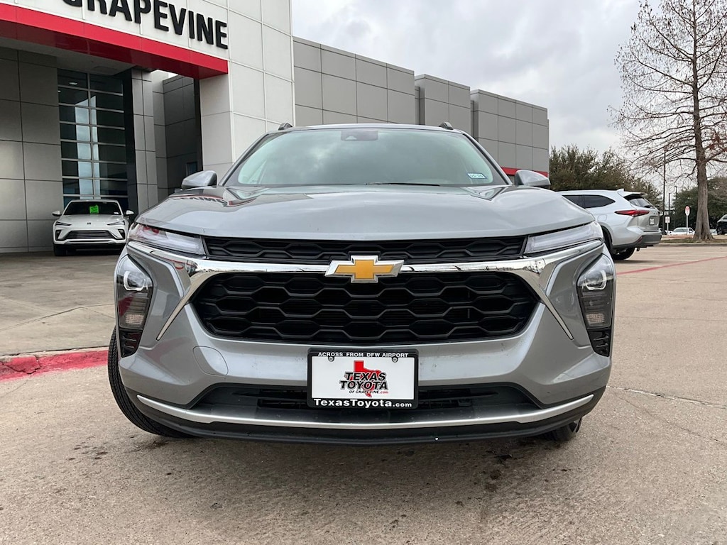 Used 2025 Chevrolet Trax LT SUV