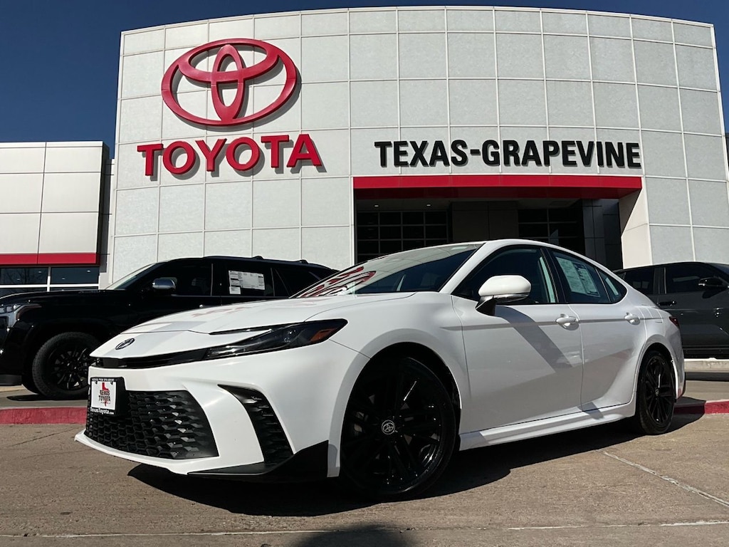 Used 2025 Toyota Camry SE Sedan
