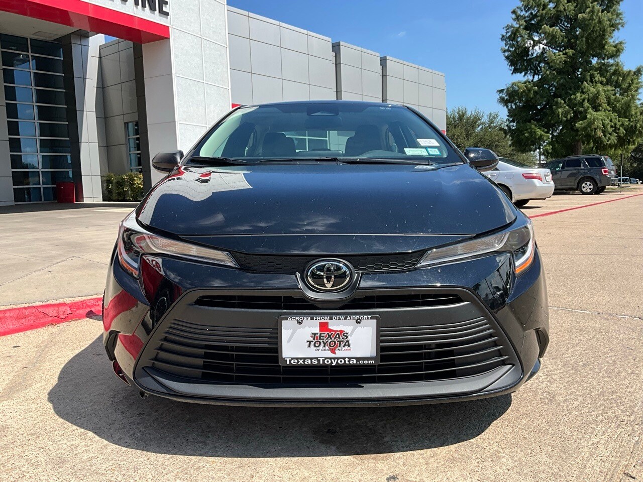 2024 Toyota Corolla LE photo 3
