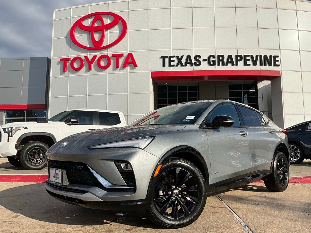 2025 Buick Envista ST photo 2