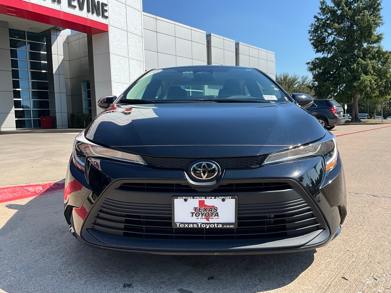 2024 Toyota Corolla LE photo 2