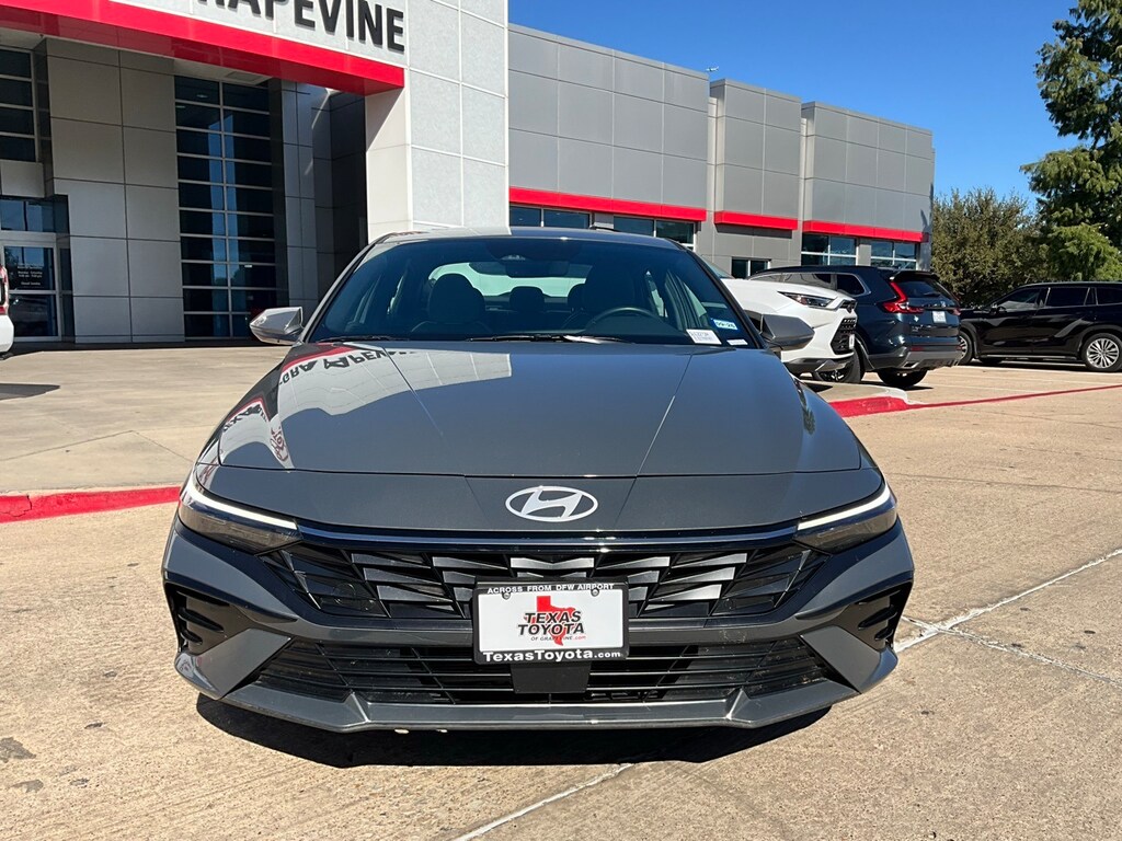 Used 2025 Hyundai Elantra Hybrid Limited Sedan