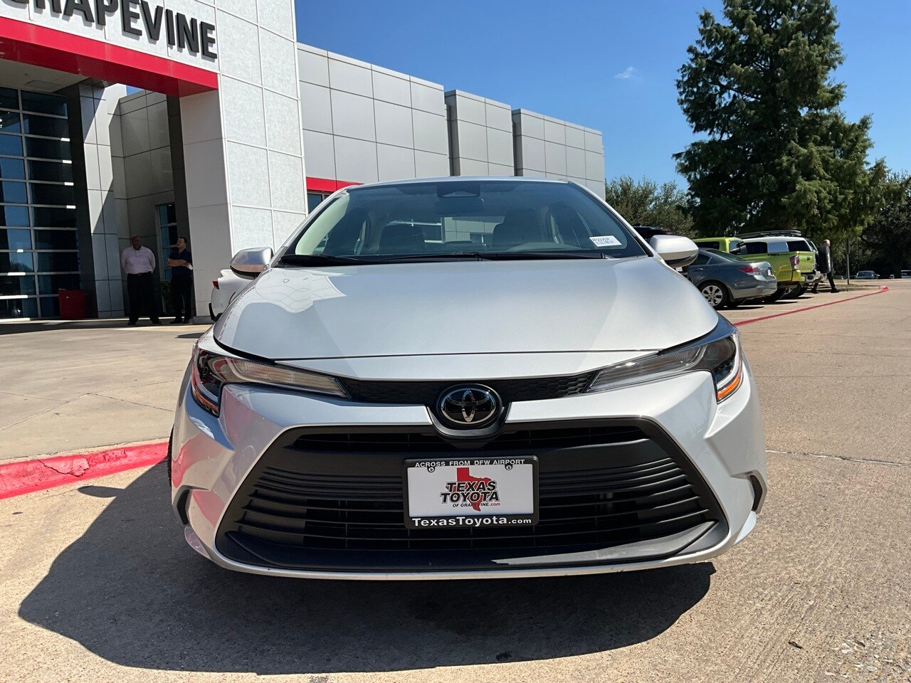 2024 Toyota Corolla LE photo 3