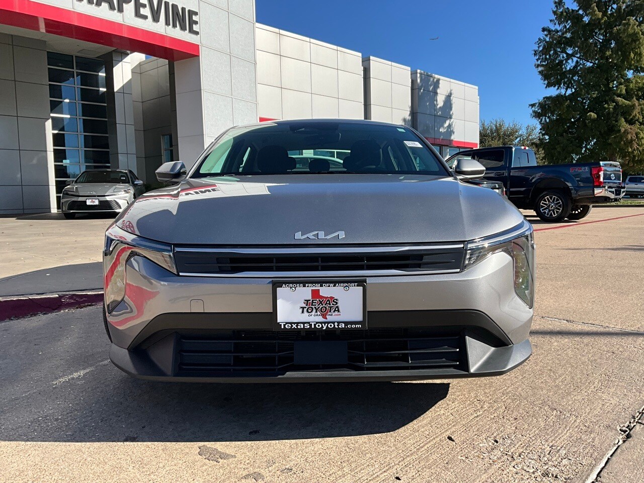 2025 Kia K4 LXS photo 3