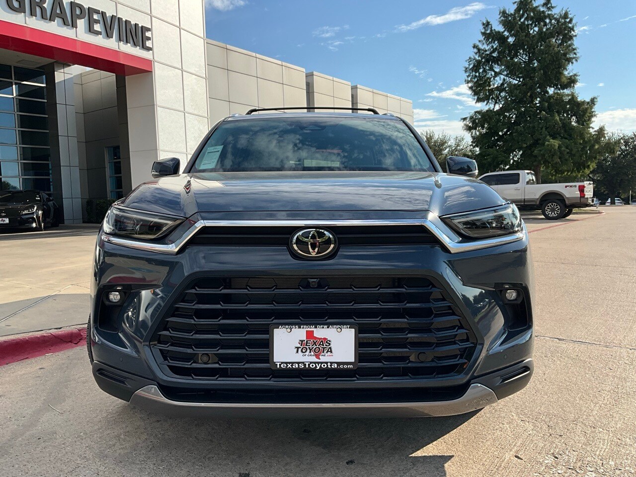 2026 Toyota Grand Highlander Platinum photo 3