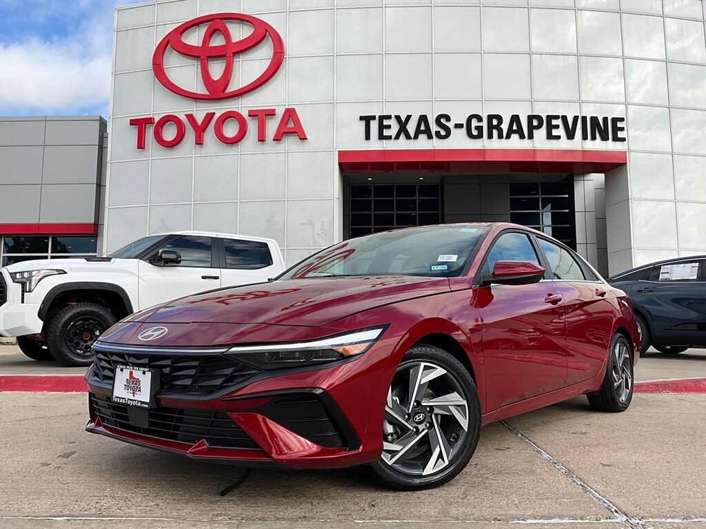 Used 2025 Hyundai Elantra SEL Convenience Sedan