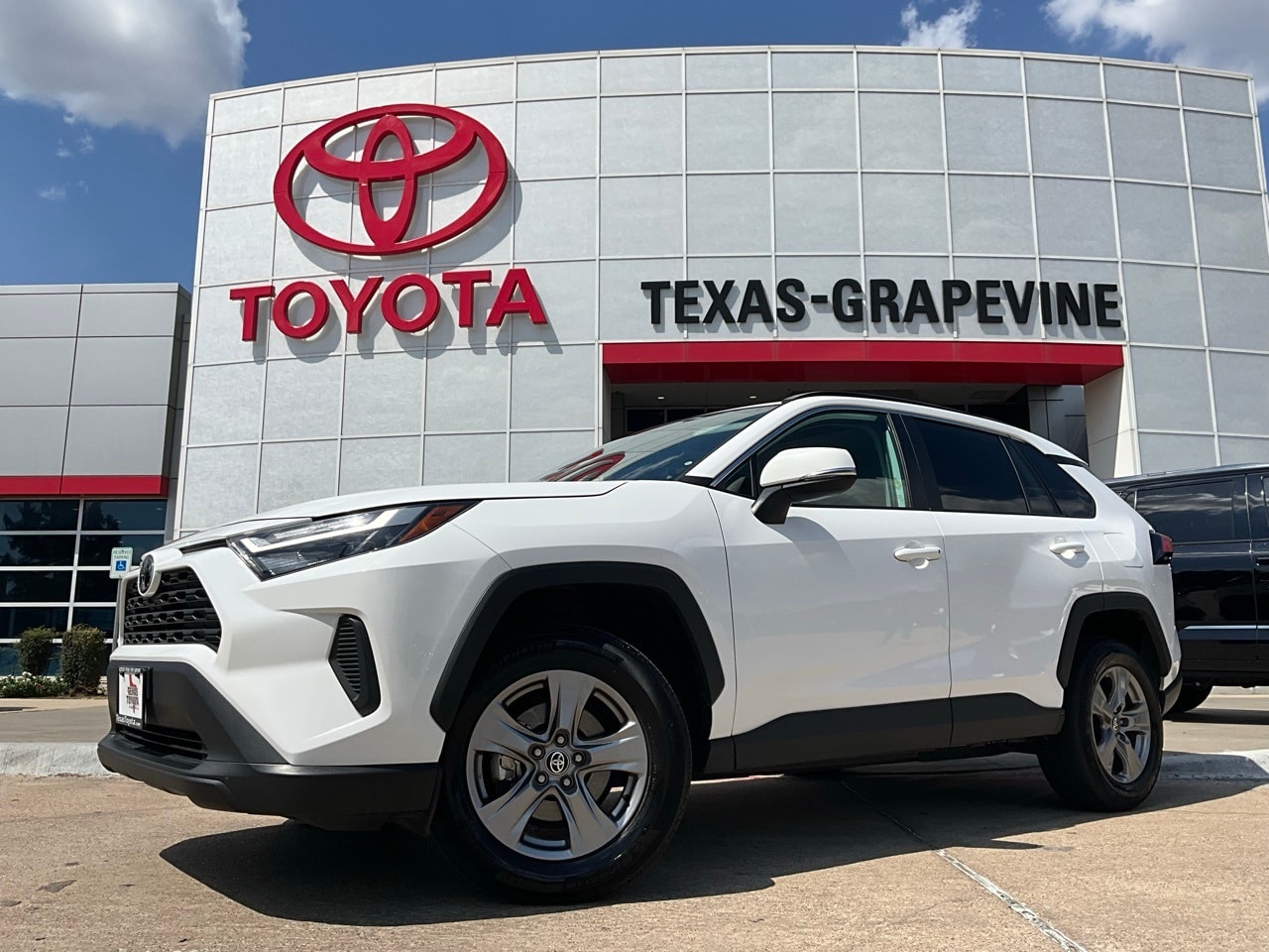 Used 2024 Toyota RAV4 XLE with VIN 2T3P1RFV4RW427886 for sale in Northfield, Minnesota