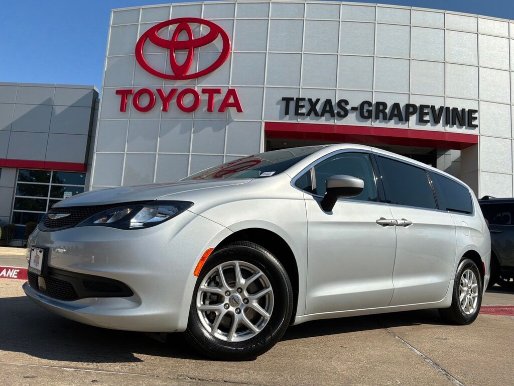 Used 2023 Chrysler