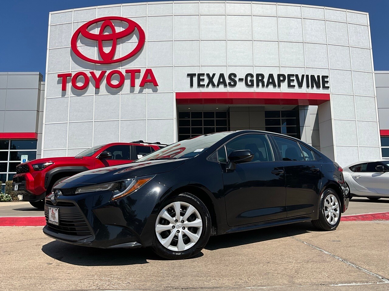 2024 Toyota Corolla LE photo 2