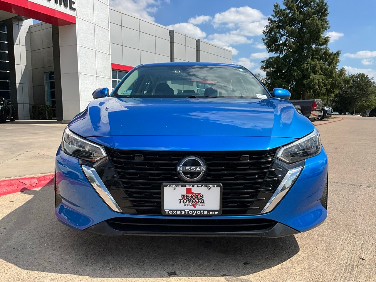 2024 Nissan Sentra SV photo 3