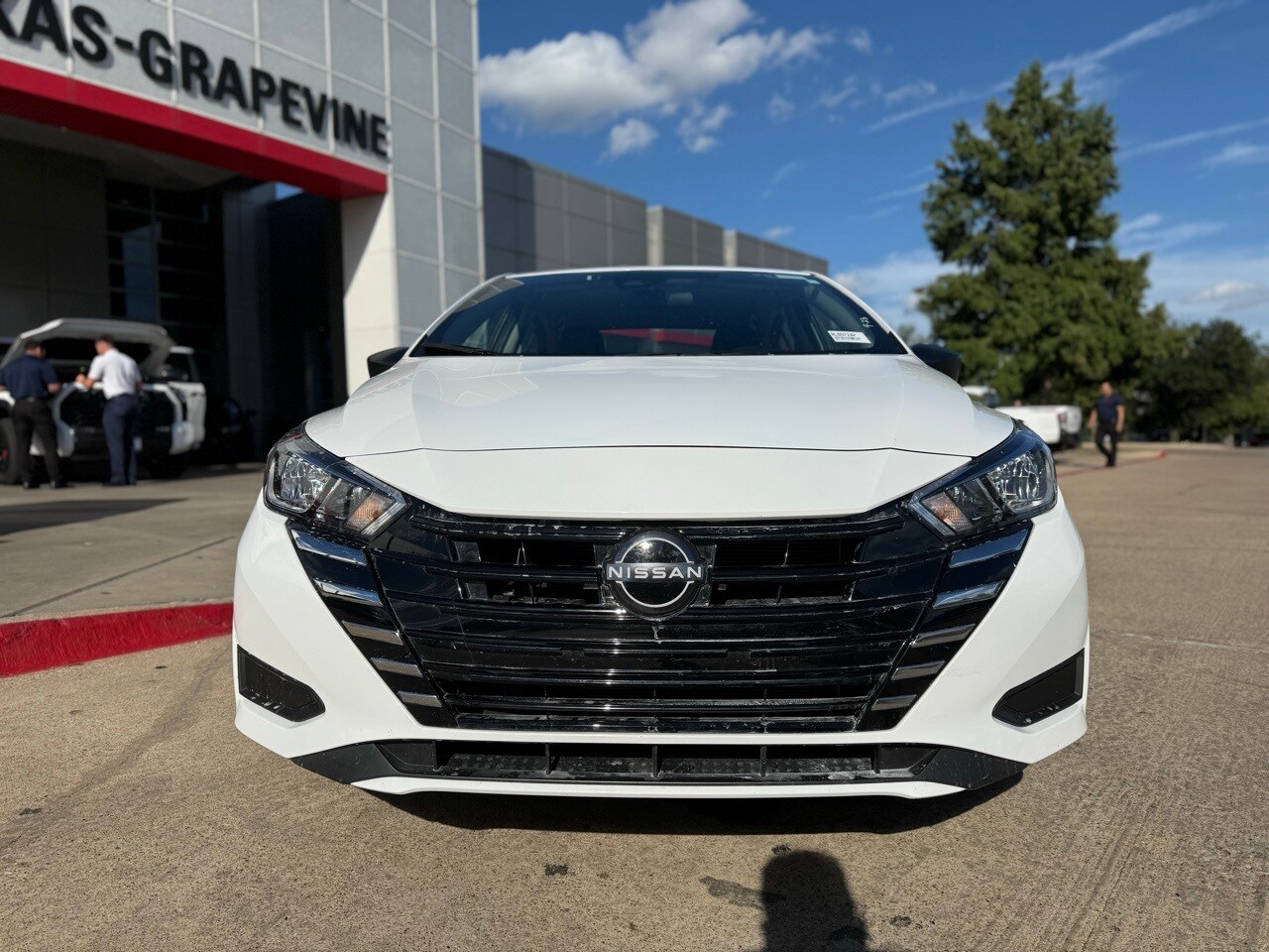 2024 Nissan Versa 1.6 S photo 3